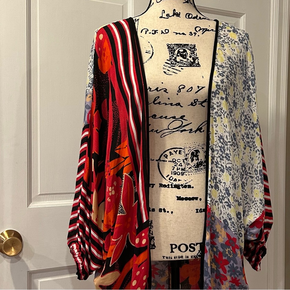 Anna & Ava Kimono Topper - Picture 6 of 12